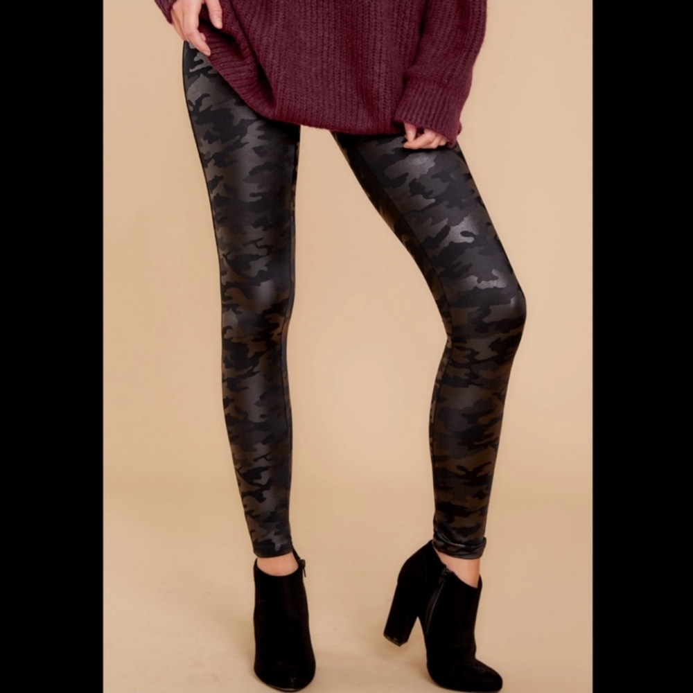 BNWT Spanx Faux Leather Camo Leggings Size Medium
